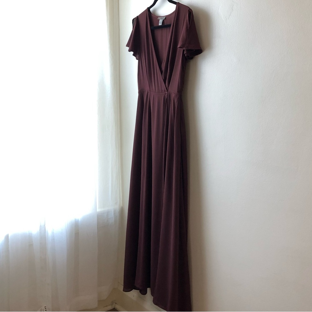 LOVE X DESIGN Size XS 
Elegant Burgundy Maxi Dress